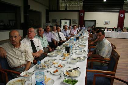 İlk bağış arama yemeği